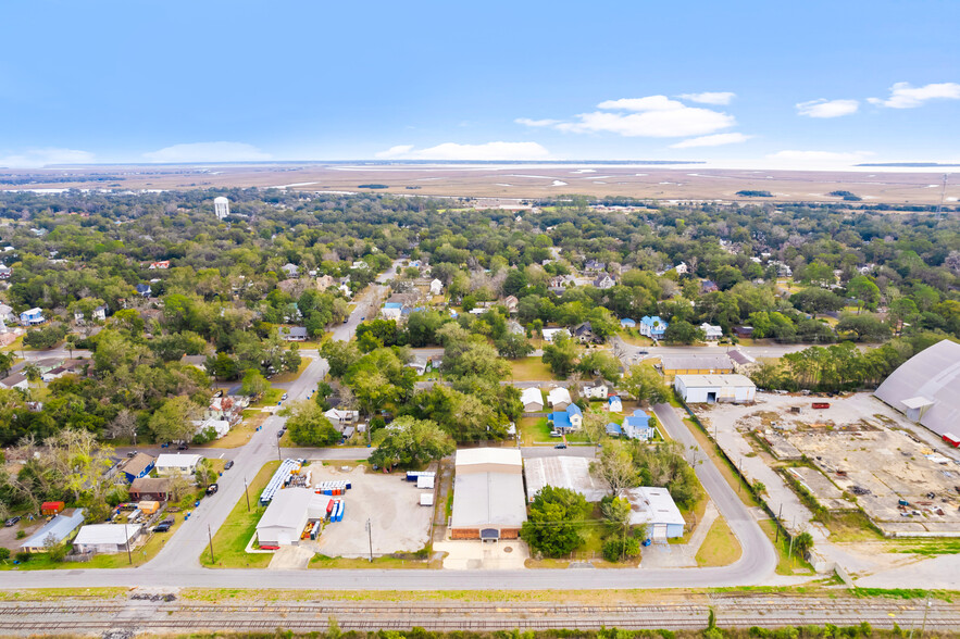 More Photos Of 616 Bay St, Brunswick Industrial For Sale