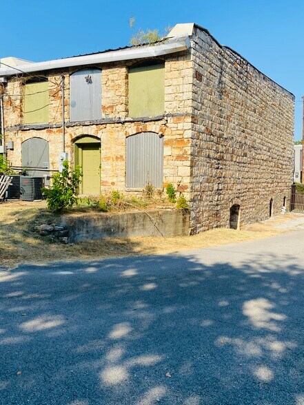 More Photos Of 100 Main st, Calico Rock Specialty For Sale