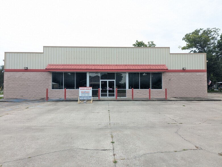 More Photos Of 411 E Main St, Daisetta Freestanding For Sale