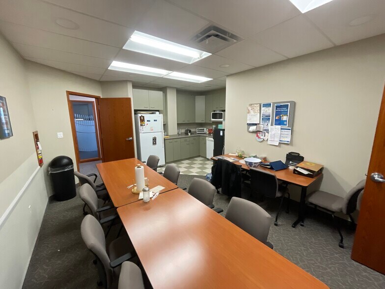 More Photos Of 405 Riverview Dr, Chatham Office For Sale