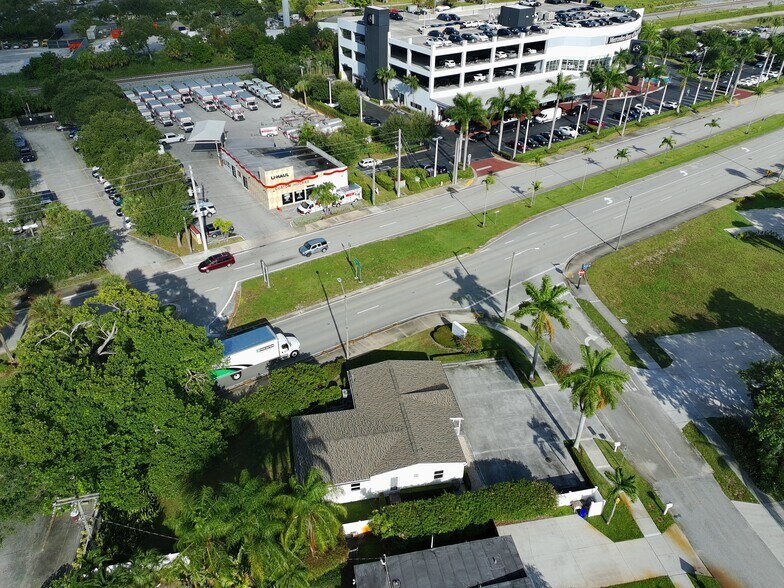 More Photos Of 2718 Conroy Rd, West Palm Beach Office For Sale