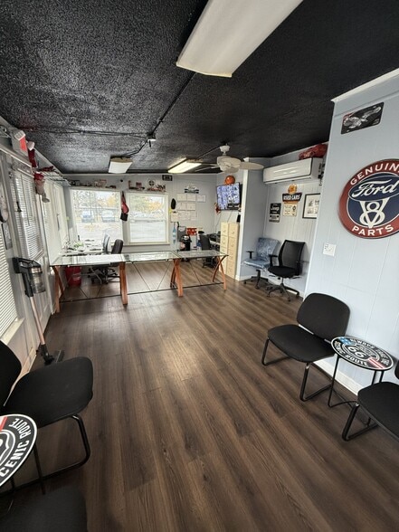 More Photos Of 1104 Baldwin Ave, Pontiac Auto Dealership For Sale