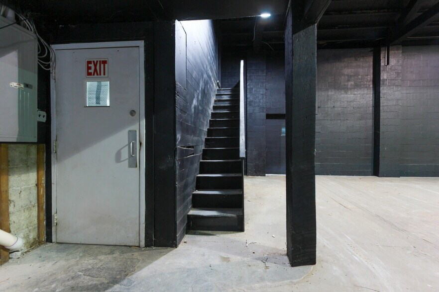 More Photos Of 36 Walnut St, Thurmont Warehouse For Lease