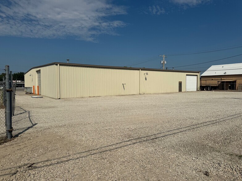 More Photos Of 1711 N Sheridan Rd, Tulsa Manufacturing For Sale