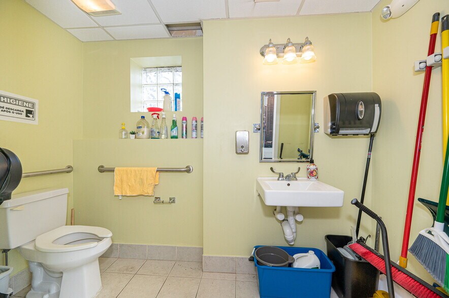 More Photos Of 183 Appleton St, Lowell General Retail For Sale