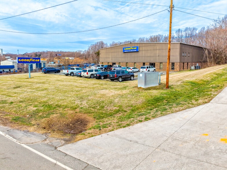 More Photos Of 2885 Lowery St, Winston-Salem Warehouse For Sale