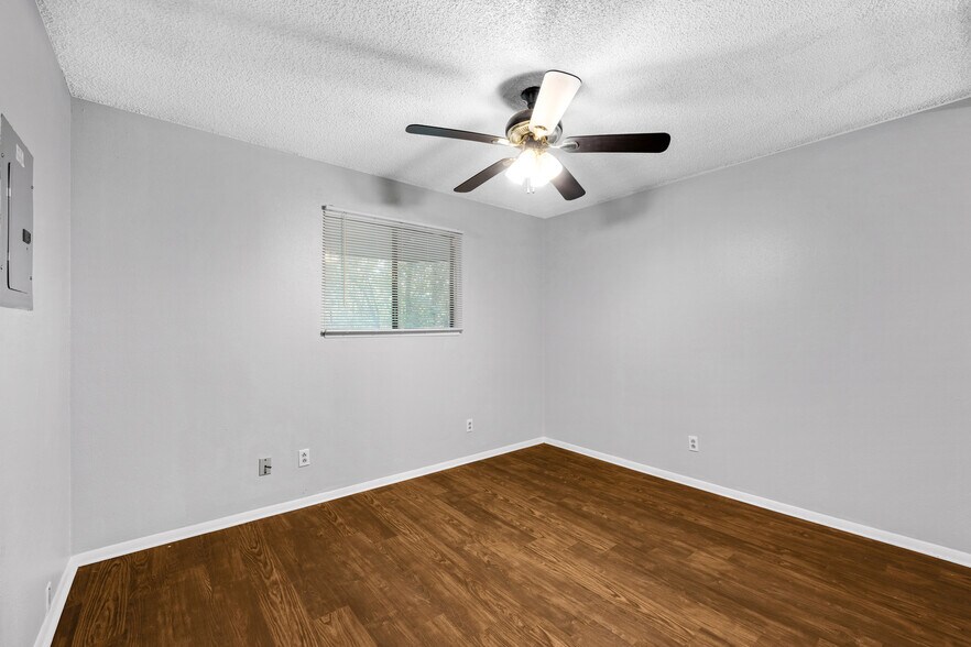 More Photos Of 3000 S 9th St, Chickasha Apartments For Sale