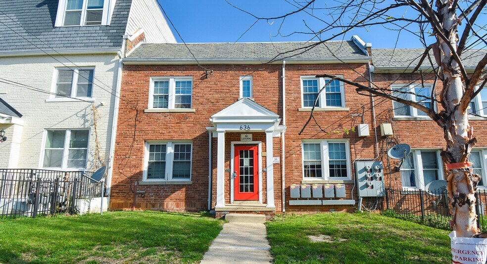 Primary Photo Of 636 Girard St NE, Washington Apartments For Sale