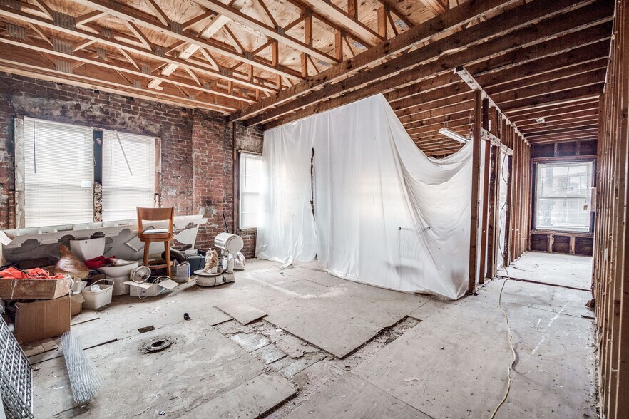 More Photos Of 988-994 Main St, Springfield Storefront Retail Residential For Sale