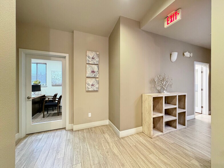 More Photos Of 542-544 N 5th Ave, Sequim Medical For Sale