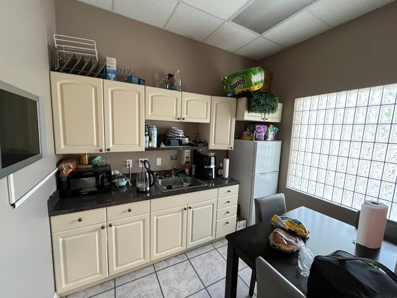 More Photos Of 608 S Tampania Ave, Tampa Medical For Lease