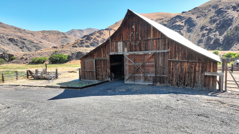 More Photos Of 27035 Snake River Rd, Huntington Specialty For Sale