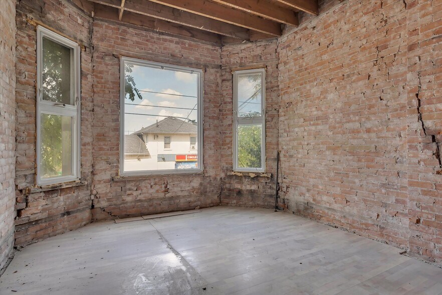 More Photos Of 514 Aylmer St N, Peterborough Multifamily For Sale