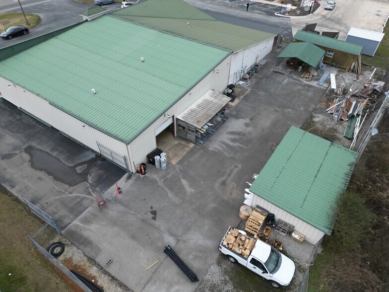 More Photos Of 15044-15050 Rankin Ave, Dunlap Freestanding For Sale