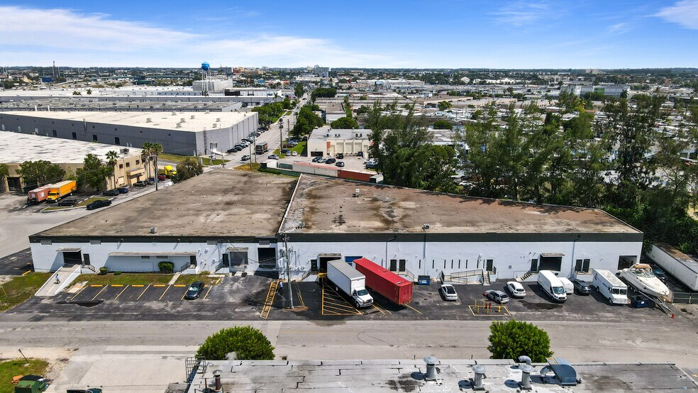 More Photos Of 7361-7391 NW 78th St, Medley Warehouse For Lease