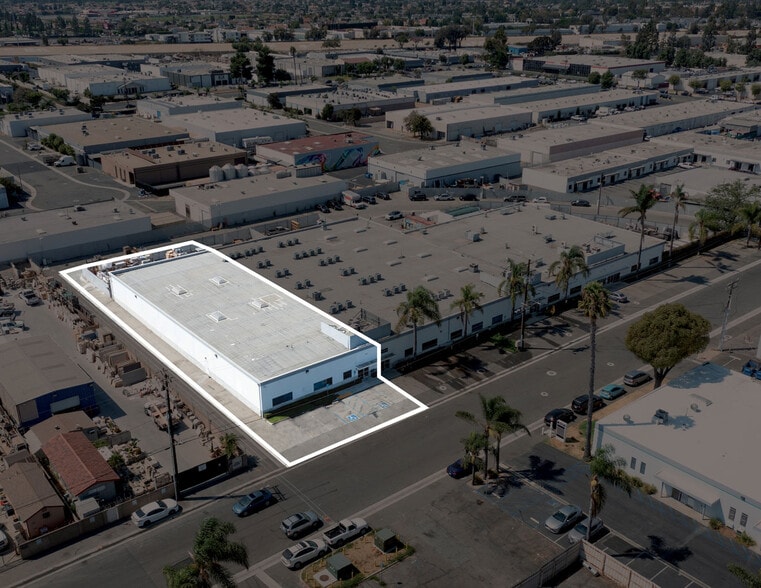 More Photos Of 2100-2120 S Susan St, Santa Ana Manufacturing For Sale