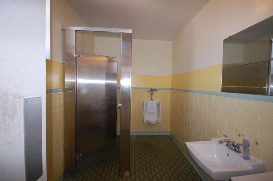 More Photos Of 10730 Connecticut Ave, Kensington Storefront Retail Office For Sale