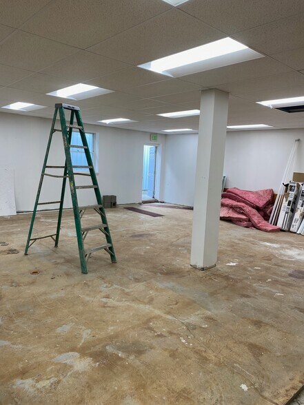 More Photos Of 110 W Walnut St, Kokomo Office For Lease