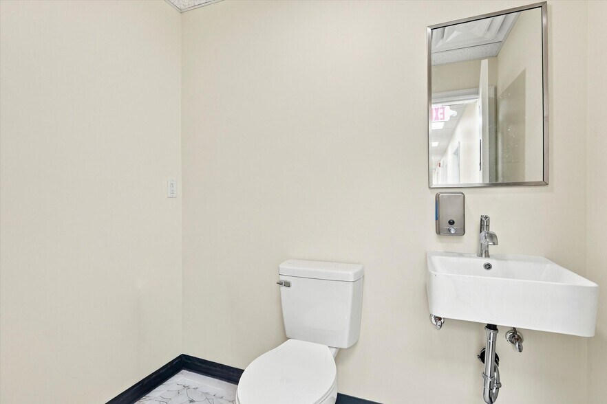 More Photos Of 119 E Lehigh Ave, Philadelphia Healthcare For Lease