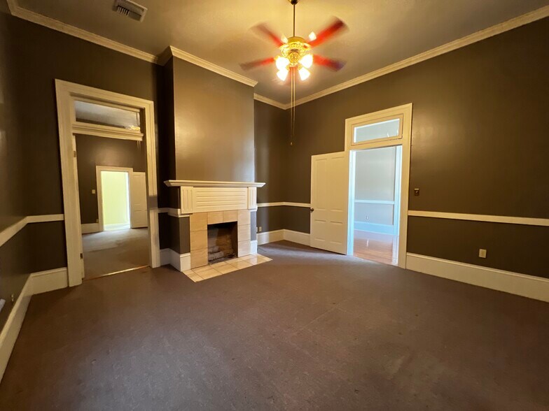 More Photos Of 503 W University Ave, Lafayette Office For Lease