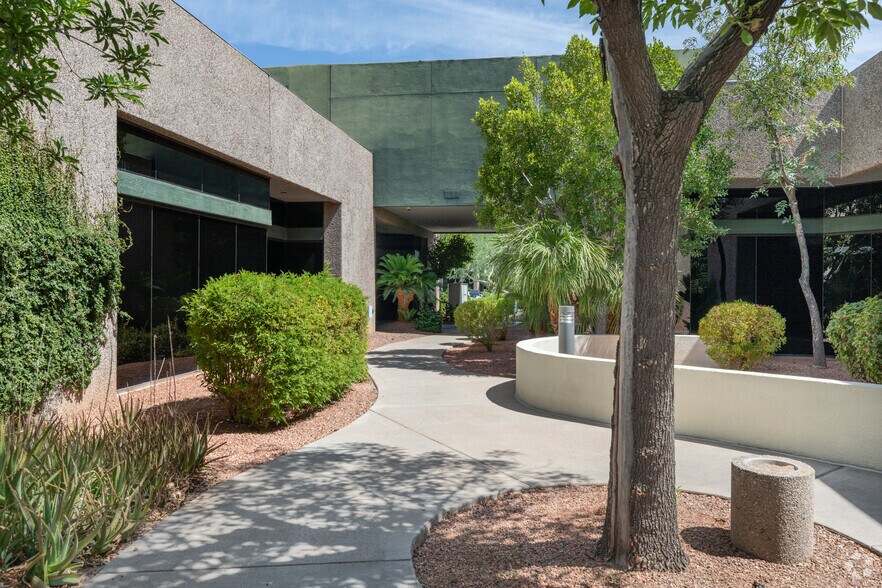 More Photos Of 4015 S McClintock Dr, Tempe Unknown For Lease