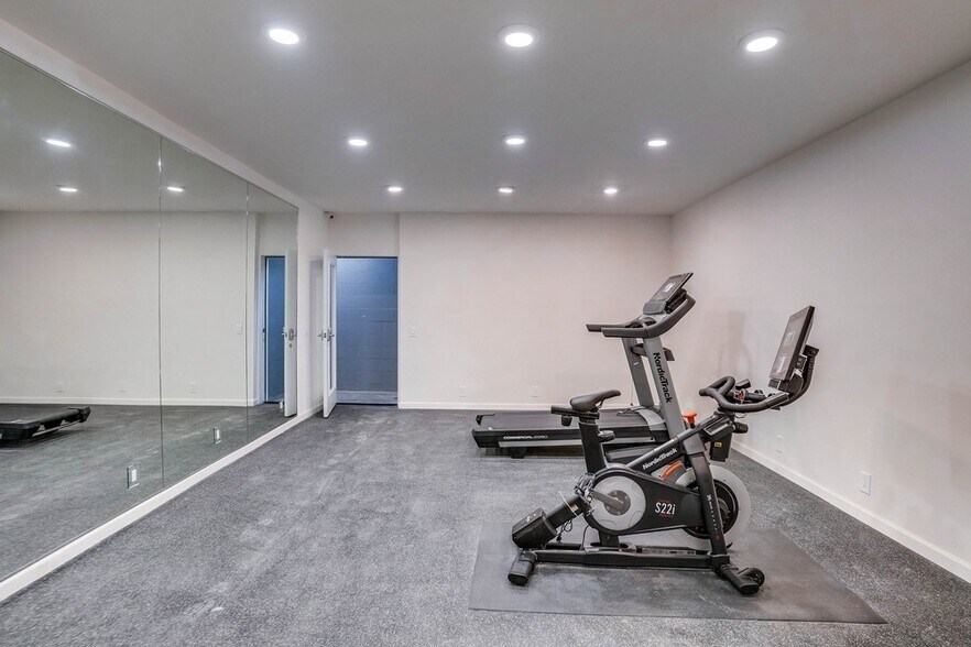 More Photos Of 621 E 99th St, Inglewood Apartments For Sale