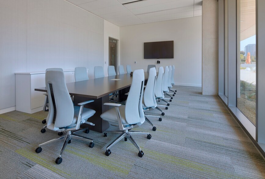 More Photos Of 9310 Athena Cir, La Jolla Research And Development For Lease