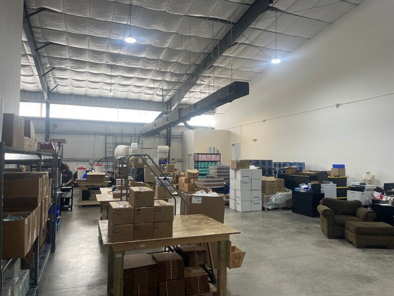 More Photos Of 22924 Kuykendahl Rd, Spring Light Manufacturing For Lease