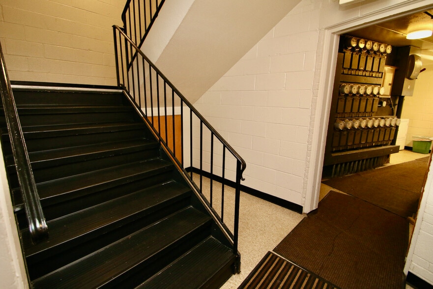 More Photos Of 18051 Lake Shore Blvd, Cleveland Apartments For Sale