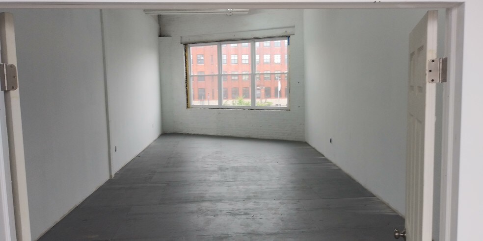 More Photos Of 60 Dickerson St, Newark Light Manufacturing For Lease