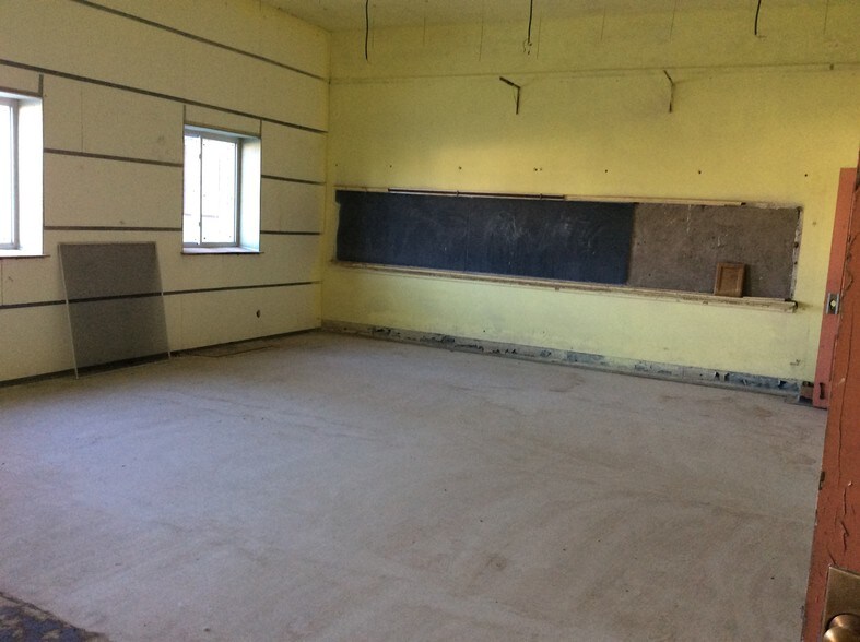 More Photos Of 2806 Seneca St, West Seneca Schools For Sale