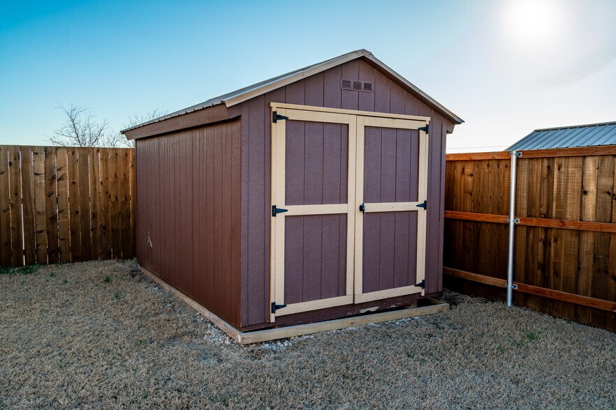 More Photos Of 4706 George Owens Rd, Ponder Trailer Camper Park For Sale