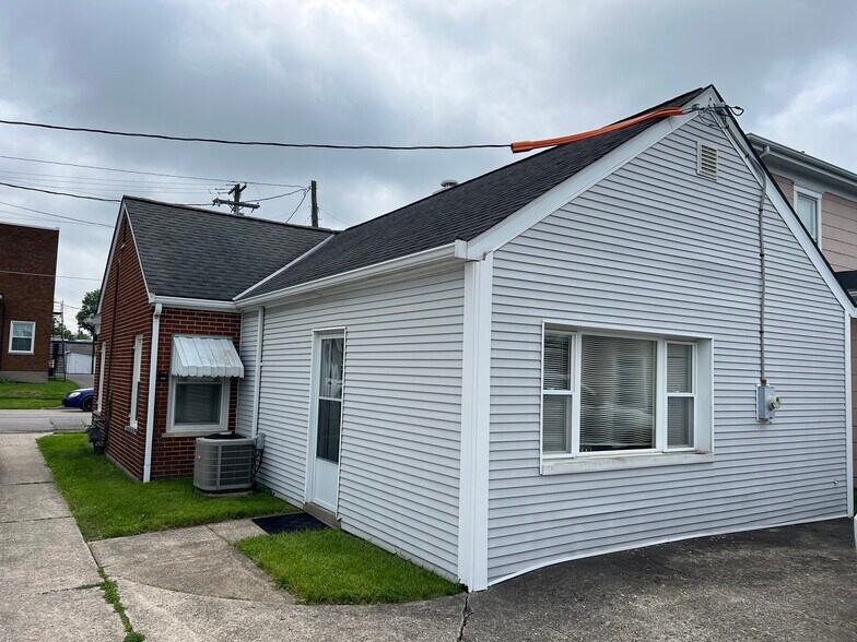 More Photos Of 109 S Main St, Bethel Office For Lease