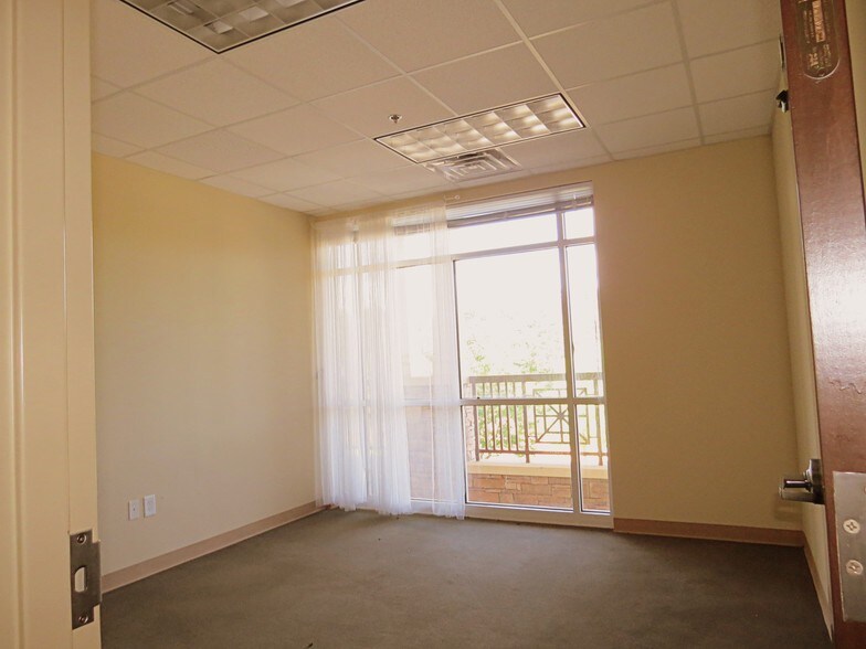 More Photos Of 300 Lester Mill Rd, Locust Grove Office For Lease