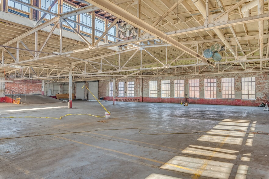More Photos Of 243 Catoma St, Montgomery Warehouse For Lease