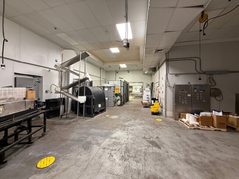 More Photos Of 960 Creek Rd, Bellmawr Food Processing For Lease