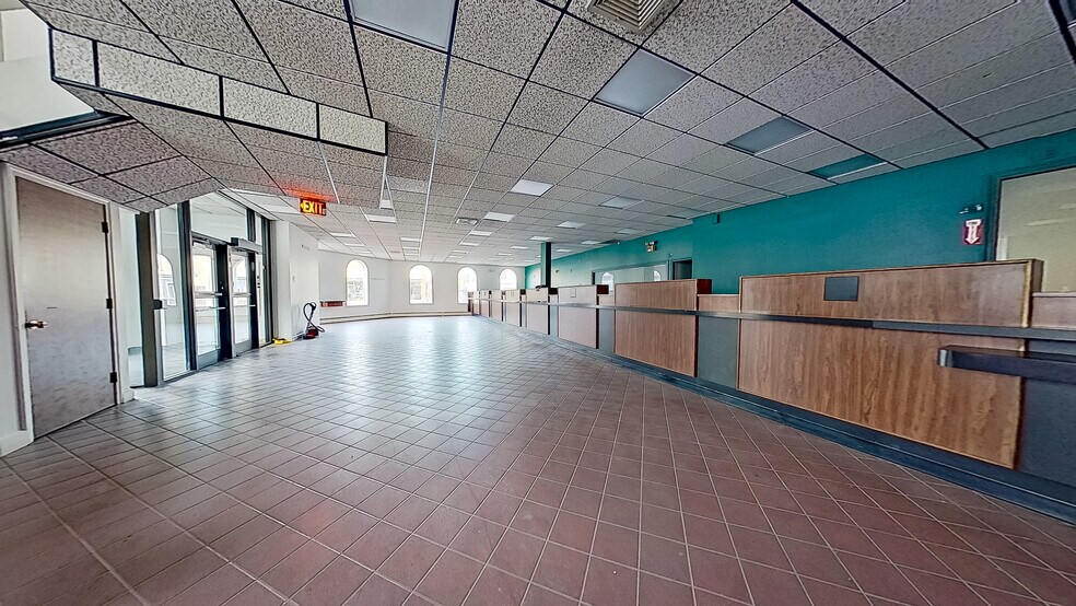 More Photos Of 4 Central St, Farmington Bank For Sale