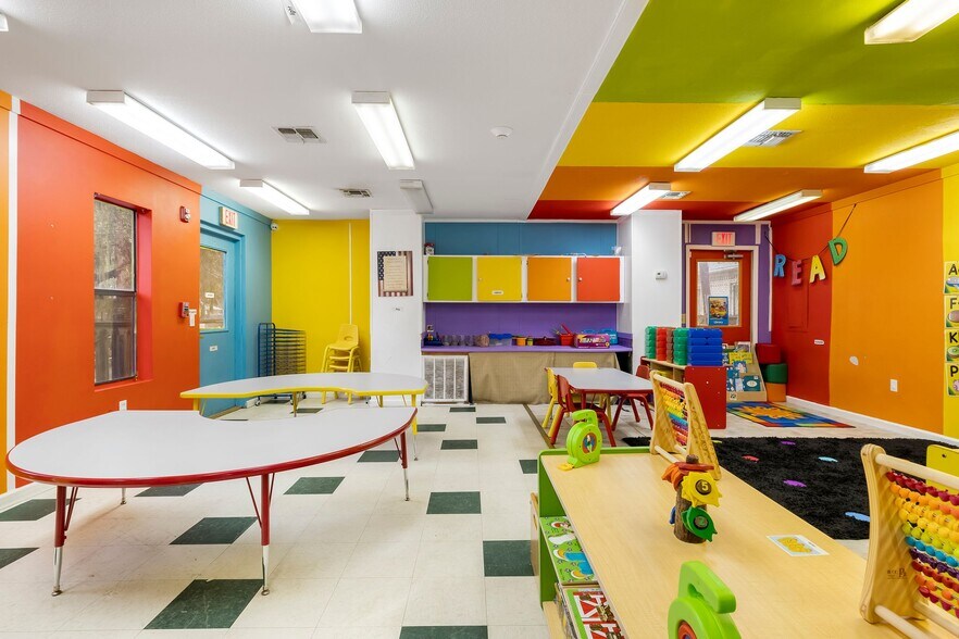 More Photos Of 204 Tibet Ave, Savannah Daycare Center For Sale