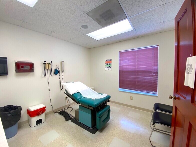 More Photos Of 901 E Oak St, Kissimmee Medical For Lease