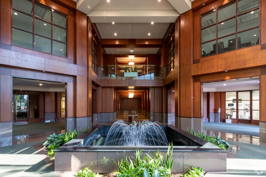 More Photos Of 3535 Grandview Pky, Birmingham Office For Lease