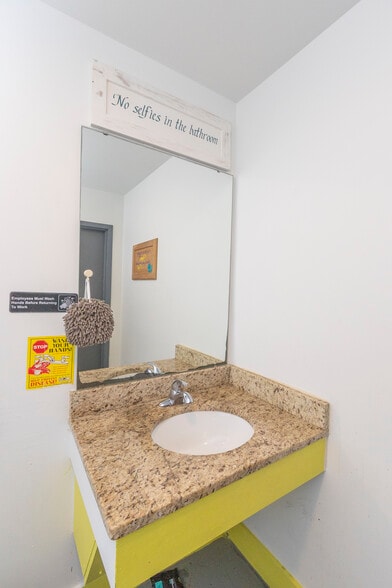 More Photos Of 107 E Orr St, Anderson General Retail For Sale