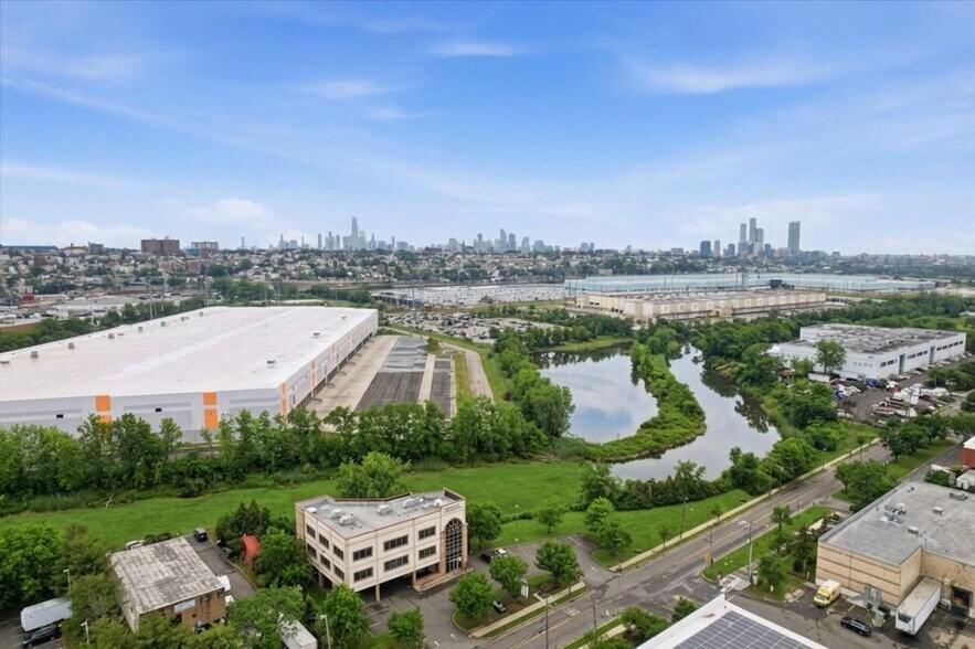 More Photos Of 300 Penhorn Ave, Secaucus Office Residential For Lease