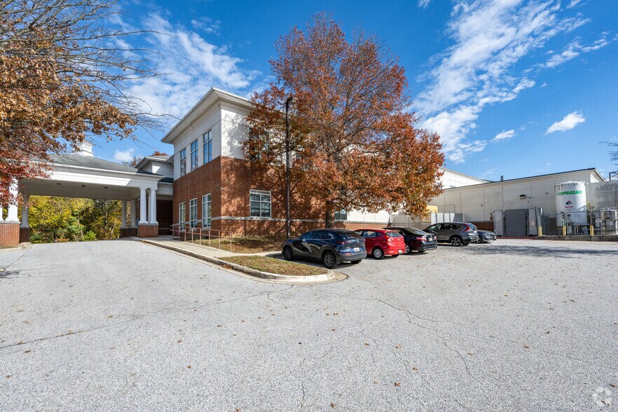 More Photos Of 14999 Health Center Dr, Bowie Medical For Lease