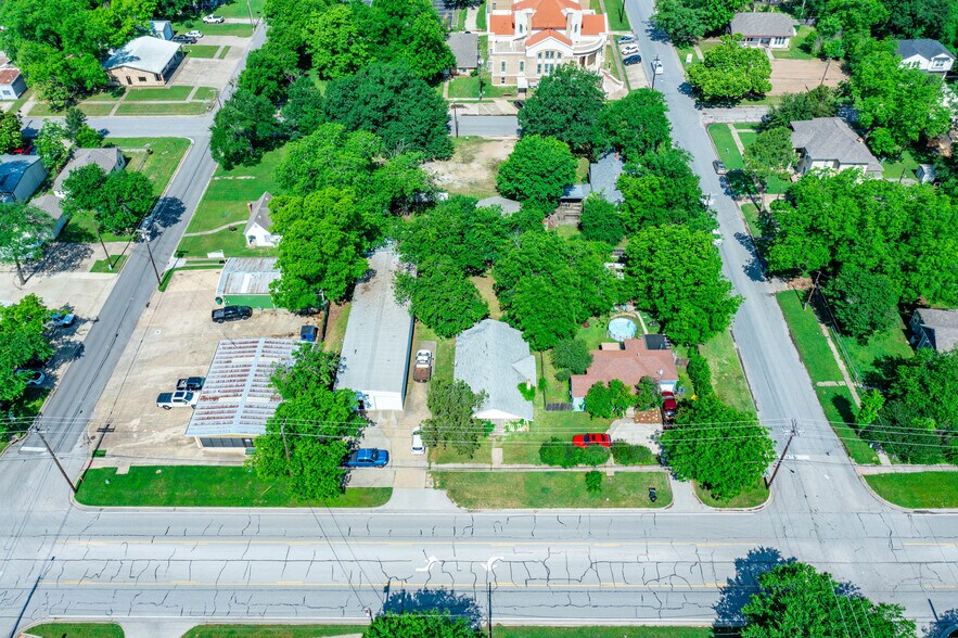 More Photos Of 405 N Virginia St, Terrell Storefront Retail Office For Sale