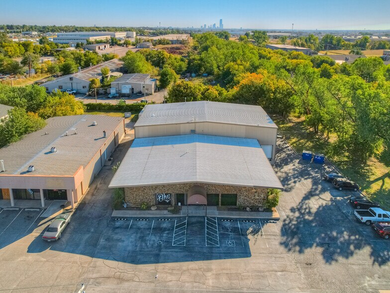 More Photos Of 520 N Meridian Ave, Oklahoma City Showroom For Lease