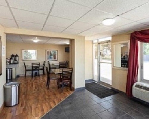 More Photos Of 2801 W O St, Lincoln Hotel For Sale