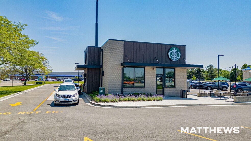 Primary Photo Of 4370 Lake Michigan Dr NW, Walker Restaurant For Sale