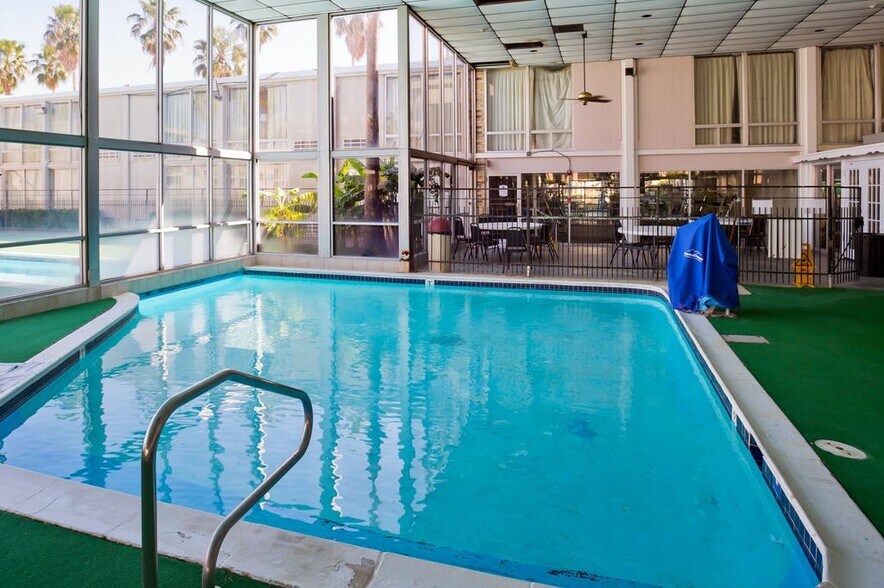 More Photos Of 910 Corn Products Rd, Corpus Christi Hotel For Sale