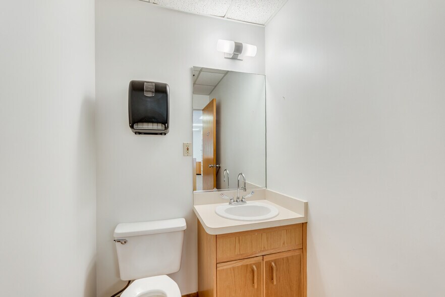 More Photos Of 2525 Harbor Blvd, Port Charlotte Medical For Lease