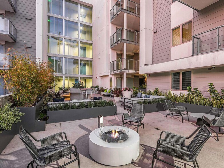 More Photos Of 1110 F St, San Diego Apartments For Lease